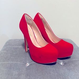 Brand new DreamPairs Red Stilettos size 7